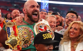 Tyson Fury hạ knock-out Dillian Whyte bảo vệ thành công đai vô địch WBC