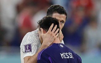 Messi: 'Lewandowski không nói được nhiều bằng tiếng Tây Ban Nha'