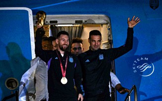 Messi và đồng đội đã đưa cúp vô địch World Cup 2022 về đến Argentina