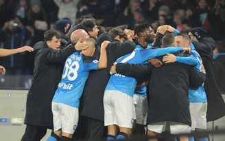 Cuộc đua vô địch Serie A sớm ngã ngũ, Napoli thống trị ngôi đầu