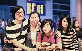 Phương Thảo - Ngọc Lễ về nước lúc nửa đêm