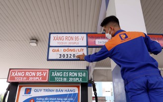 Giá xăng dầu hôm nay 11.4.2022: Xăng trong nước ngày mai sẽ giảm mạnh ?