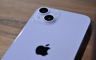 Quản lý thị trường TP.HCM rao bán 42 iPhone 14 trị giá hơn 1,4 tỉ đồng
