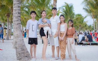 Chuyện tình 'phi công' cưa đổ mẹ đơn thân hơn 11 tuổi với 5 lần sinh mổ