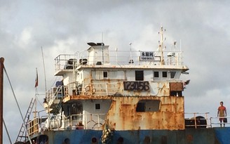 Cứu hộ tàu cá Đài Loan - Trung Quốc, đưa vào đảo Phú Quý