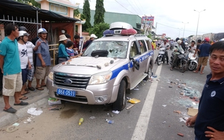 Khởi tố kẻ hung hăng ném đá, đập xe CSGT trong vụ gây rối ở Phan Rí Cửa