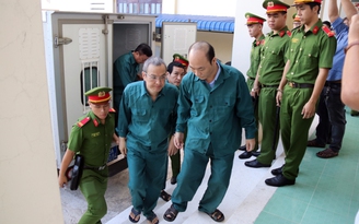 Hoãn phiên tòa xét xử các cựu chủ tịch, phó chủ tịch UBND TP.Phan Thiết