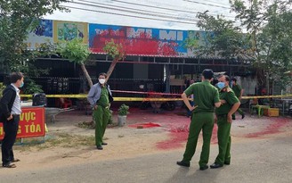 Bình Thuận: Mang quan tài đến cửa khủng bố, tạt sơn vào nhà đòi nợ