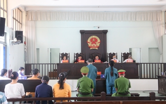 Bị cáo lừa tiền tỉ, trưởng văn phòng công chứng có 'tiếp sức lừa đảo'?
