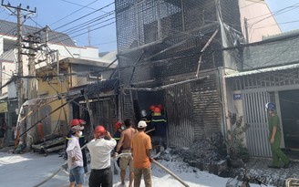 Bình Thuận: Cháy dữ dội ở căn nhà trên đường Nguyễn Văn Trỗi chủ nhà thoát nạn