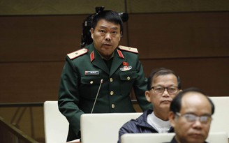 Phó Tư lệnh Quân khu 2 cảnh báo thượng nguồn Trung Quốc gây ô nhiễm sông suối Việt Nam