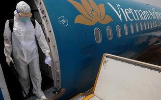 Nữ tiếp viên Vietnam Airlines nhiễm Covid-19 sau 8 ngày âm tính