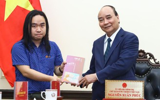 Chủ tịch nước gặp du học sinh dịch 'Truyện Kiều' của Nguyễn Du sang tiếng Anh
