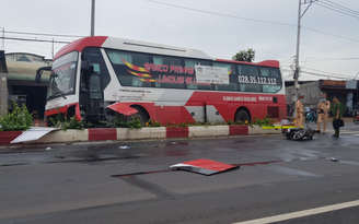Tai nạn ở Bình Phước: Xe khách va chạm xe máy, 2 người bị thương, hành khách hoảng loạn