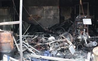 Bình Phước: Cháy lớn cửa hàng phụ kiện xe máy M4T Shop tại Đồng Xoài rạng sáng 9.4