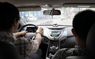 Taxi Uber tăng cước phí 2,5 lần vào giờ cao điểm