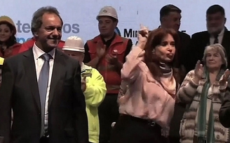 Tổng thống Argentina nhảy múa sôi nổi