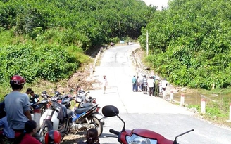Đi thăm người thân cấp cứu, bị lũ cuốn mất tích