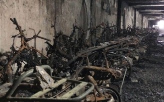 Hơn 300 xe máy bị thiêu rụi trong vụ cháy chung cư Xa La
