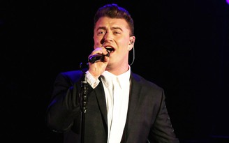 Sam Smith ngừng ca hát một năm để tìm lại cảm hứng