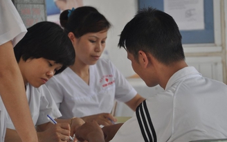 Đề xuất mua thẻ BHYT cho người có HIV/AIDS