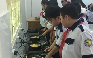 Học sinh đâu chỉ biết học