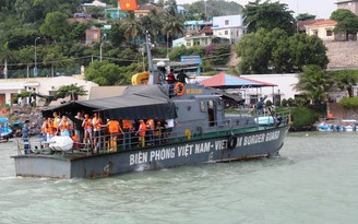 Cứu kịp 29 khách Nga gặp nạn ở vịnh Nha Trang