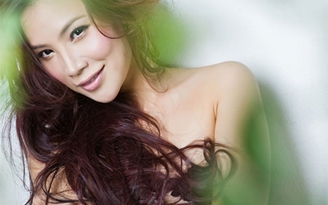 Hồ Quỳnh Hương 'hẹn hò' cùng khán giả