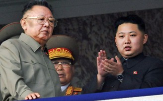 Ông Kim Jong-il 'từng muốn chấm dứt cha truyền con nối'