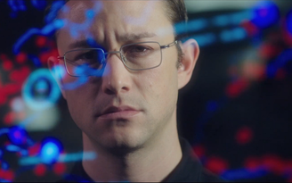 Phim về ‘nhân viên CIA’ Edward Snowden tung trailer gay cấn