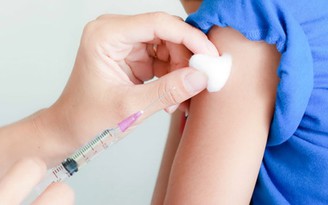Bệnh dại vào mùa, vắc xin khan hiếm