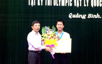 Vinh danh học trò đạt giải vàng Olympic vật lý quốc tế