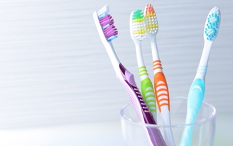 Mẹo giữ bàn chải đánh răng luôn sạch khuẩn