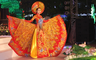 Tôn vinh những cống hiến vì áo dài