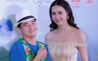 Xuân Bắc cười tít mắt bên cạnh Hoa hậu Thùy Trang