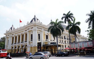 Nhà hát Lớn Hà Nội đón khách tham quan