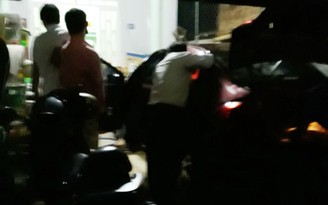 Điều tra vụ côn đồ nổ súng, đập phá ô tô ở Phú Thọ