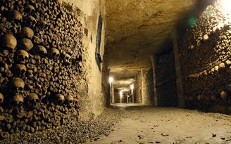 Hai thiếu niên lạc 3 ngày trong hầm mộ Paris