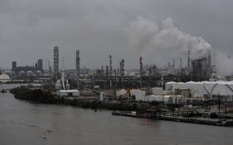 Mỹ trích xuất 500.000 thùng dầu để 'hạ nhiệt' giá nhiên liệu sau bão Harvey