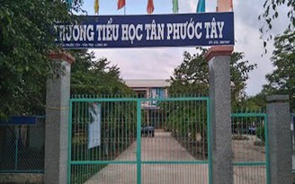 Bị chuyển công tác khi mới khai giảng năm học