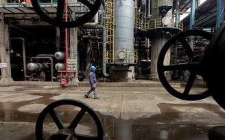 Trung Quốc ngưng xuất khẩu dầu sang Triều Tiên vì lệnh cấm