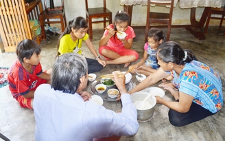 5 đứa trẻ mồ côi