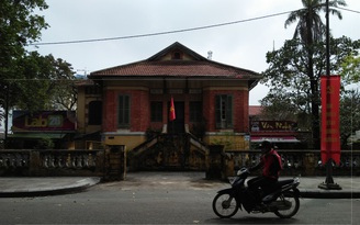 Teo tóp biệt thự xưa ở Huế