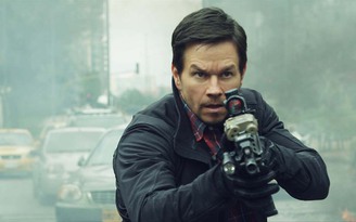 Mark Wahlberg trổ tài đánh đấm cùng ngôi sao võ thuật Iko Uwais