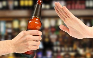 Nghiện rượu bia khiến não chậm tăng trưởng