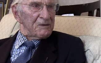 Bác sĩ 106 tuổi vẫn hăng say làm việc và nghiên cứu