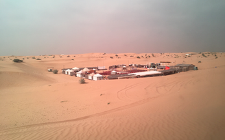 Đêm sa mạc Dubai rực sáng