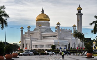 Brunei hoãn tử hình người đồng tính