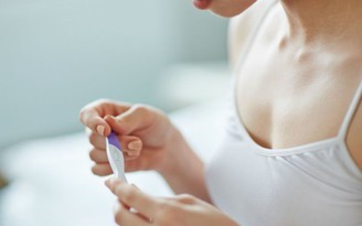 Que thử thai hiện 1 vạch, tại sao lại có thai?