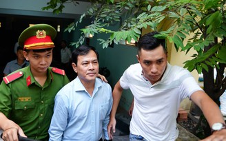 Nguyễn Hữu Linh bị cáo buộc 'dâm ô' trẻ em: Tòa trả hồ sơ, yêu cầu giám định lại video clip